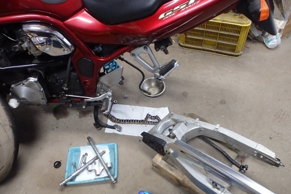 GSF1200S GV75B 純正リアショック O/H済み ハイパープロサス付き GSF1200S GV75B 純正リアショック O/H済み ハイパープロサス付き